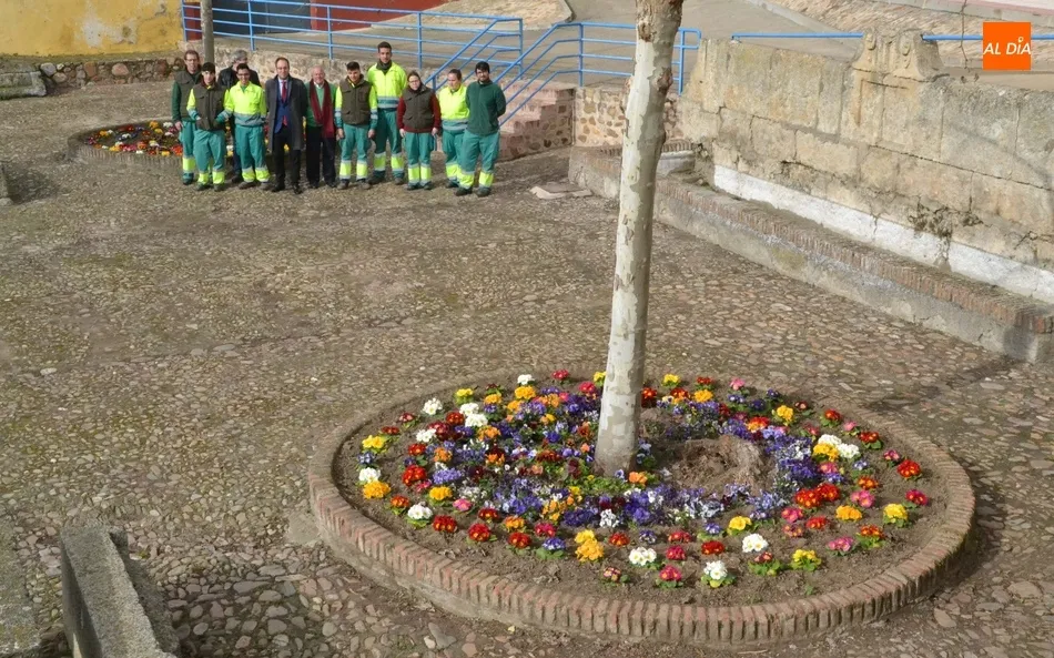 Los alumnos de ‘Ciudad Rodrigo en Verde’ remozan la plazuela del Caño del Moro  