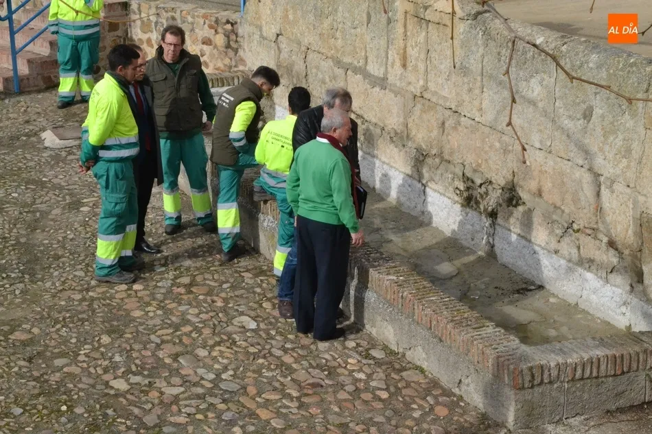 Foto 5 - Los alumnos de &lsquo;Ciudad Rodrigo en Verde&rsquo; remozan la plazuela del Ca&ntilde;o del Moro  