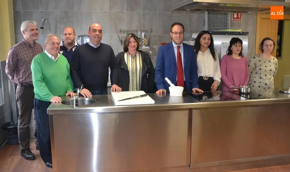 Foto 6 - Entregados los diplomas del curso de elaboraci&oacute;n de tapas y pinchos  