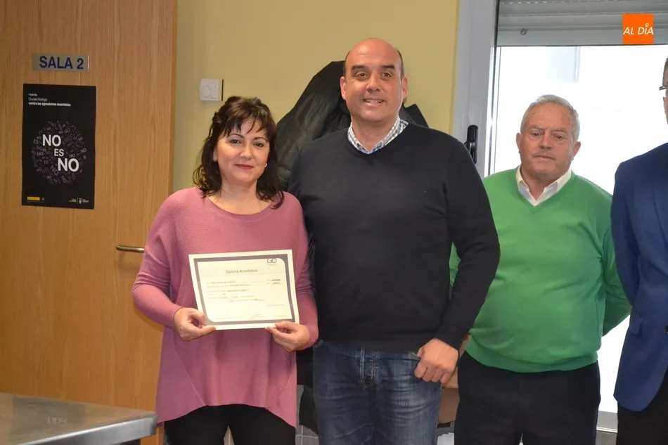 Foto 4 - Entregados los diplomas del curso de elaboraci&oacute;n de tapas y pinchos  