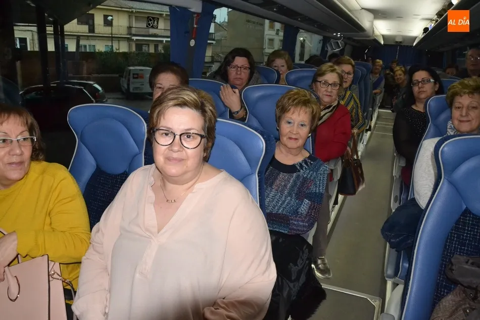 Foto 10 - Una treintena de personas viaja desde Ciudad Rodrigo al programa &lsquo;S&aacute;lvame&rsquo;  