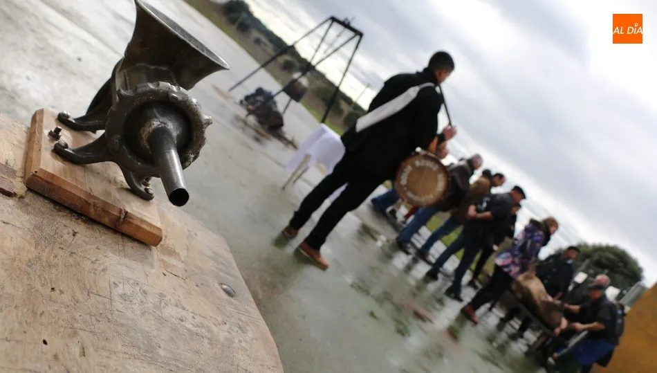 Casa Conrado rinde este sábado un nuevo homenaje a la matanza tradicional y al cerdo ibérico / CORRAL