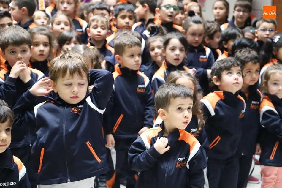 Foto 9 - Canciones para celebrar el D&iacute;a de la Paz en el colegio Antonio Machado