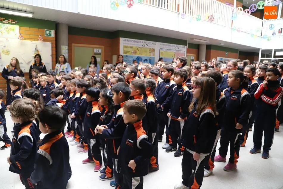 Foto 6 - Canciones para celebrar el D&iacute;a de la Paz en el colegio Antonio Machado