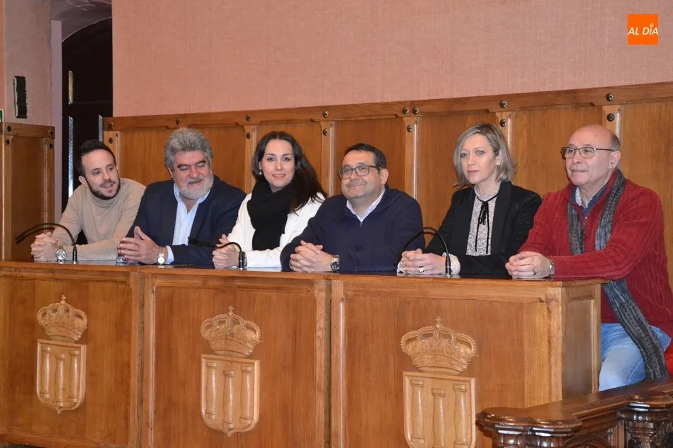 Foto 3 - Azahara Mart&iacute;n renuncia a su acta de concejal  