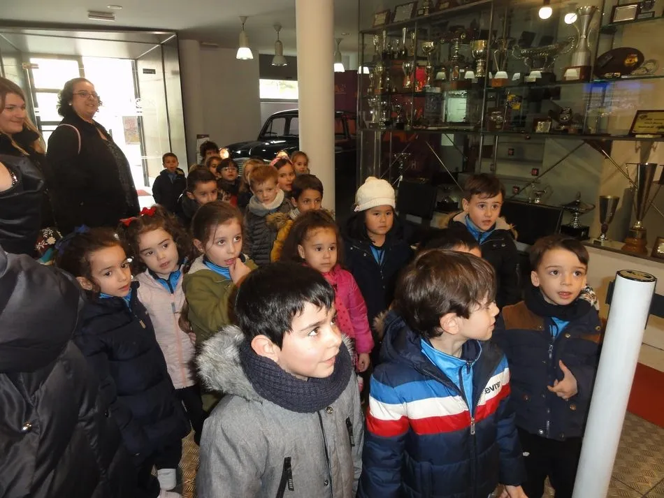 Foto 10 - El San Juan Bosco celebra el D&iacute;a de la Paz, &lsquo;visita&rsquo; Escocia y viaja al Museo de Automoci&oacute;n  