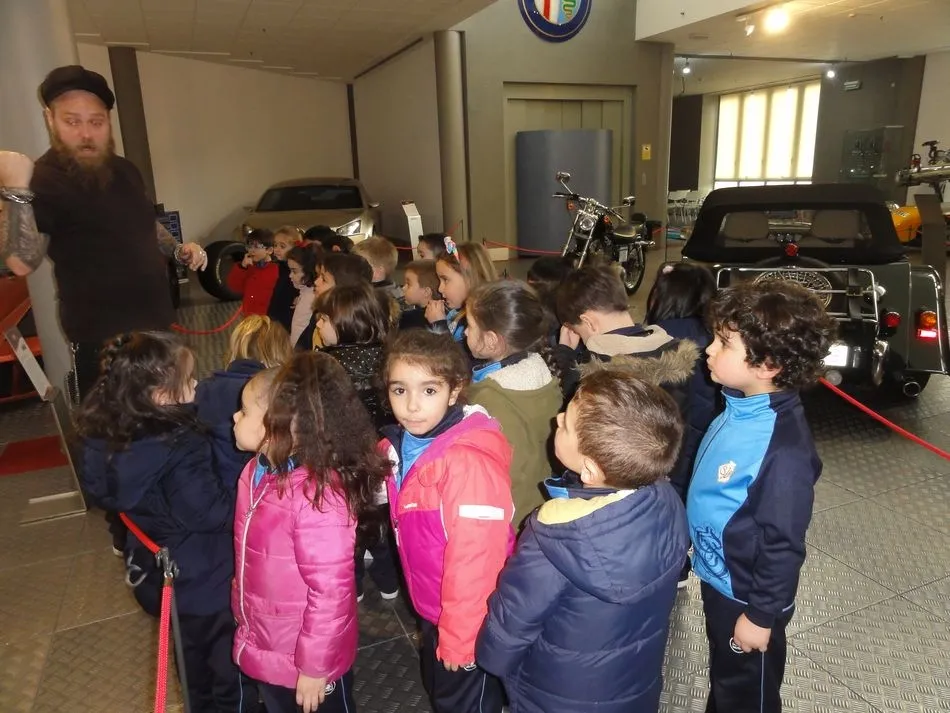 Foto 7 - El San Juan Bosco celebra el D&iacute;a de la Paz, &lsquo;visita&rsquo; Escocia y viaja al Museo de Automoci&oacute;n  