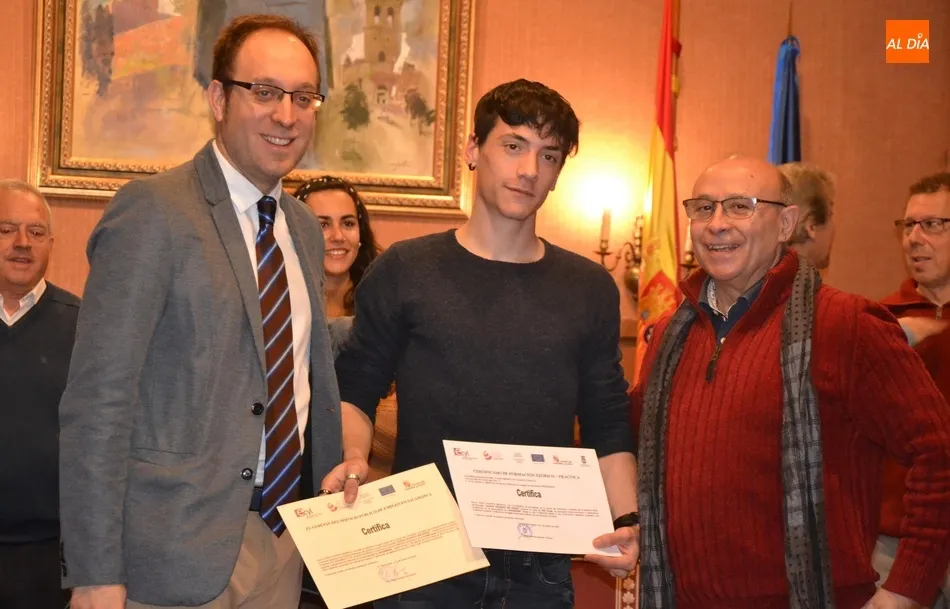 Foto 3 - Entregados los diplomas a los 7 alumnos de la acci&oacute;n &lsquo;Ciudad Rodrigo en Verde&rsquo;  