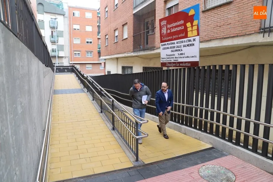 Foto 2 - Pizarrales estrena rampa en la calle Salmer&oacute;n y se ampliar&aacute; la acera de la calle Manuel &Aacute;lvarez...