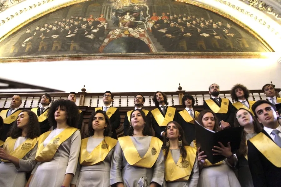 Foto 4 - Reconocimiento de la UPSA a estudiantes, profesores y empleados en la festividad de Santo Tom&aacute;s de ...