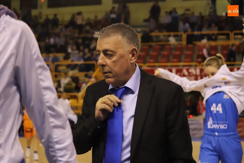 Foto 4 - El Perfumer&iacute;as Avenida vence al Zamarat y se marcha l&iacute;der al par&oacute;n (96-52)