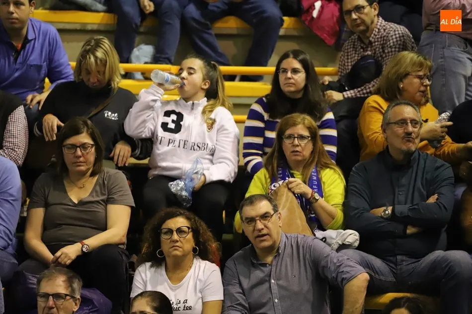 Foto 3 - El Perfumer&iacute;as Avenida vence al Zamarat y se marcha l&iacute;der al par&oacute;n (96-52)