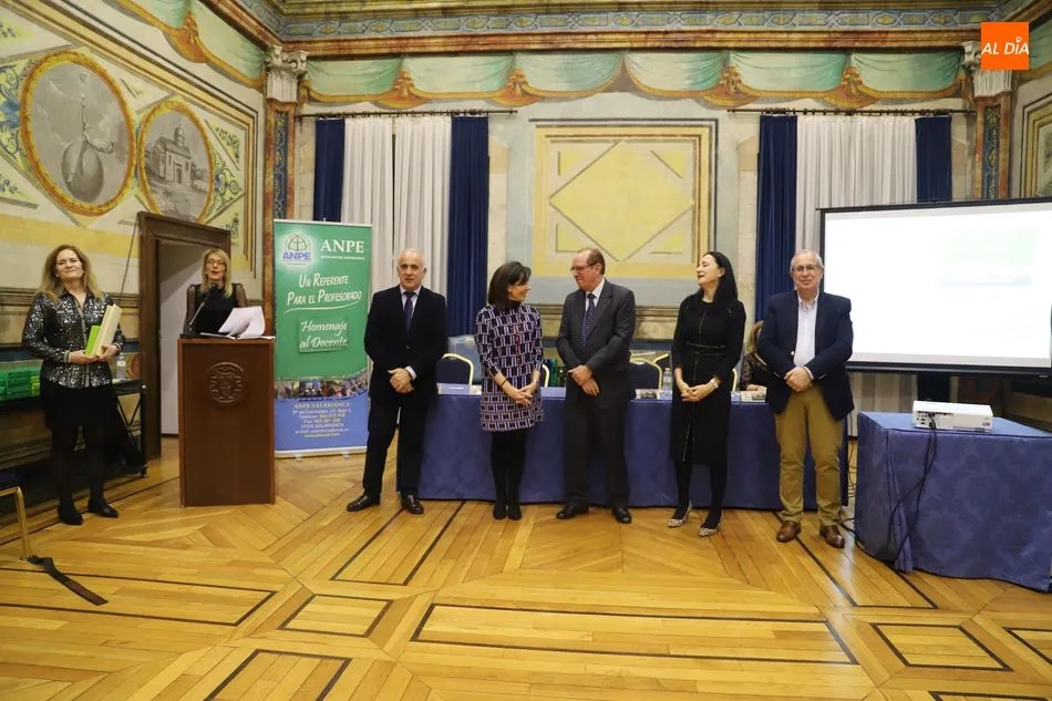 Foto 11 - ANPE da la bienvenida a los nuevos profesores y homenajea a los que se jubilan