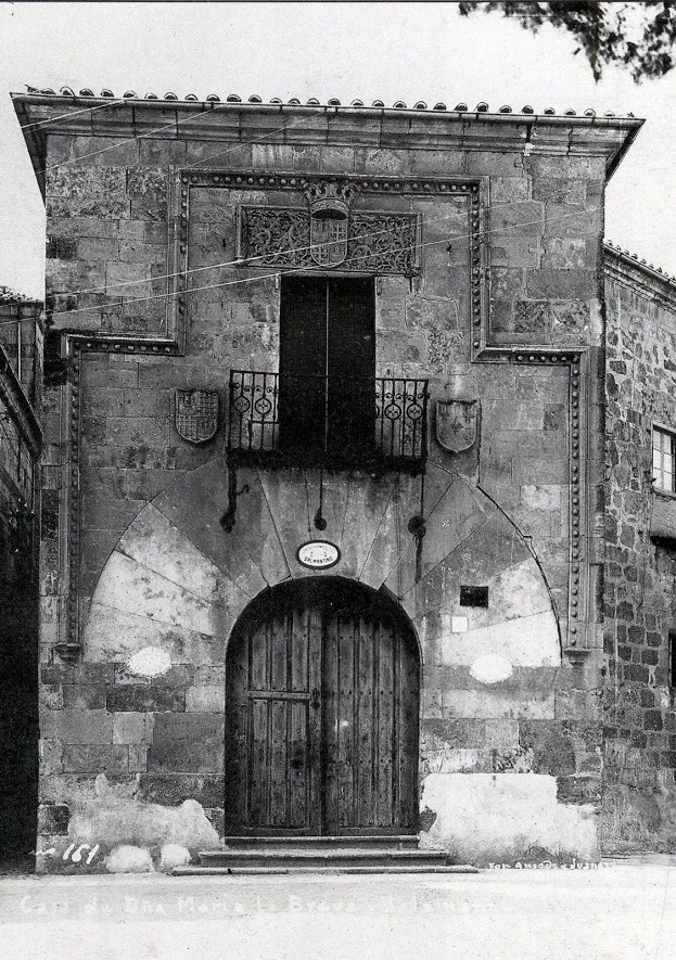Foto 3 - La plaza de los Bandos, una de las m&aacute;s antiguas de la ciudad