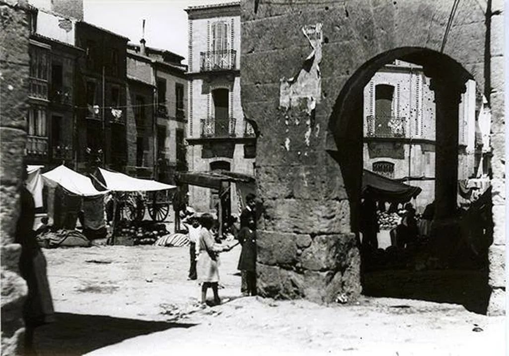 Foto 3 - Los Portales de Cami&ntilde;as y su famoso vecino