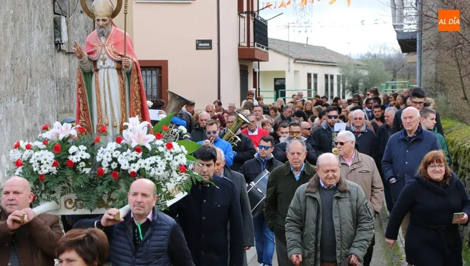 Procesión de San Blas por las calles de Corporario / CORRAL