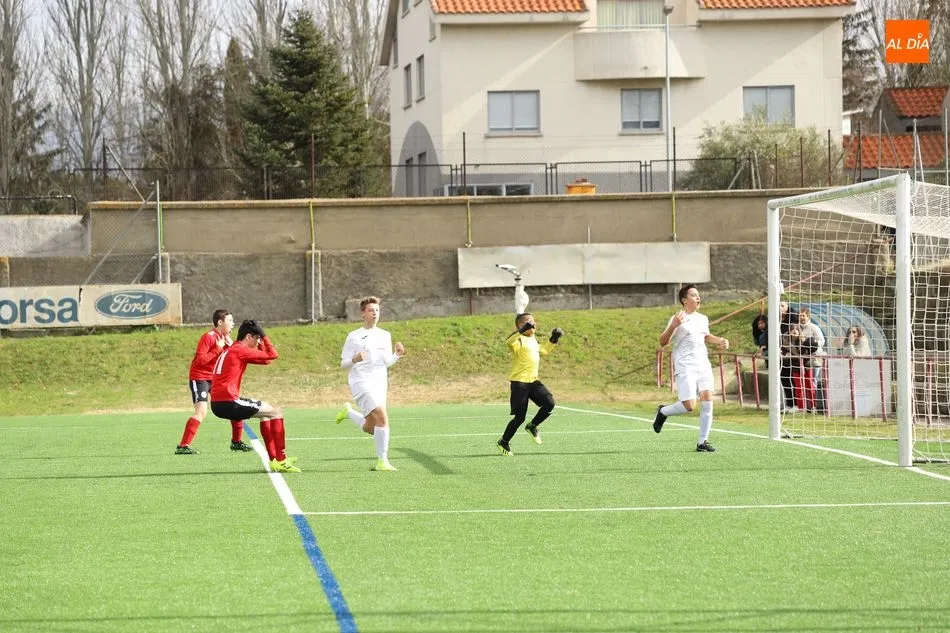 Foto 10 - El Salamanca UDS &lsquo;C&rsquo; &ndash;&nbsp;Alba de Tormes de Tercera Infantil, un partido de casi 300 goles