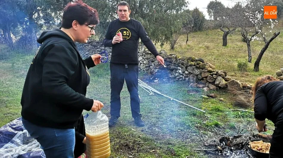 Foto 5 - La Fregeneda celebra Las Candelas con actos en honor de la Virgen de la Paz y la salida al campo a...
