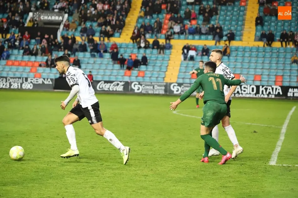 Foto 10 - El Salamanca UDS saca una versi&oacute;n fiera para empatar con el Bilbao Athletic (1-1)