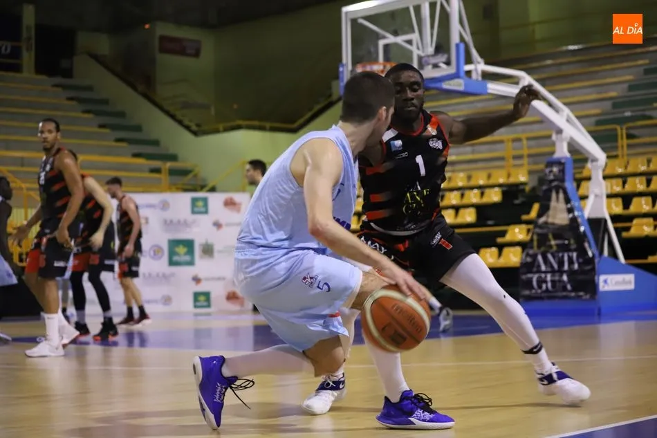 Foto 6 - Triunfos del CB Tormes y el Aquimisa Carbajosa para seguir fuertes