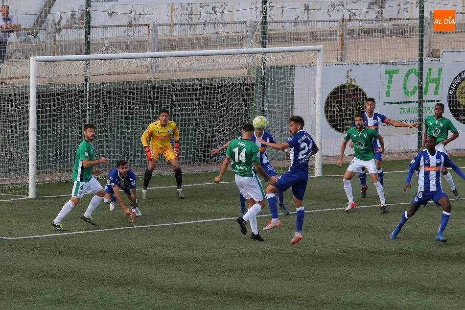 El CD Guijuelo contra el Alavés en el encuentro de la primera vuelta