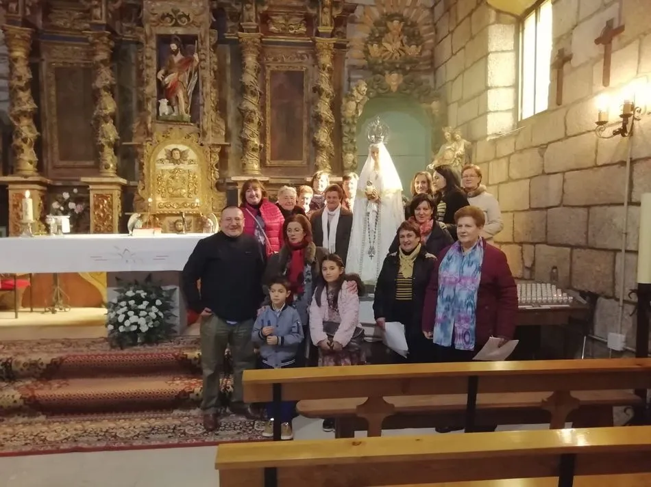 Foto 4 - Los vecinos de Encinasola de los Comendadores vuelven a festejar las Candelas  