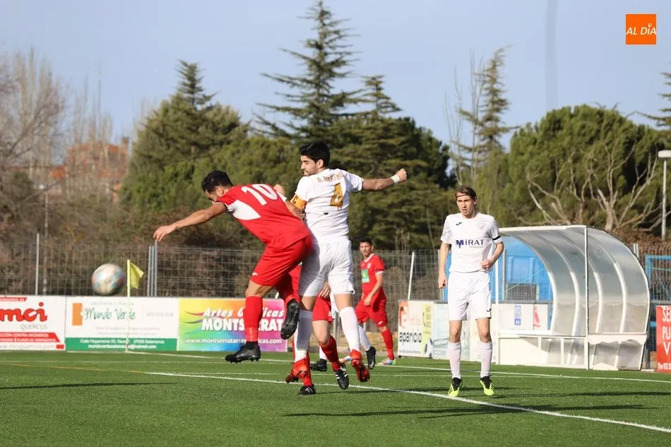 Foto 11 - El Pe&ntilde;aranda tumba al Villaralbo y sigue rumbo a Tercera (0-2)