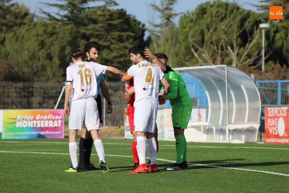 Foto 10 - El Pe&ntilde;aranda tumba al Villaralbo y sigue rumbo a Tercera (0-2)
