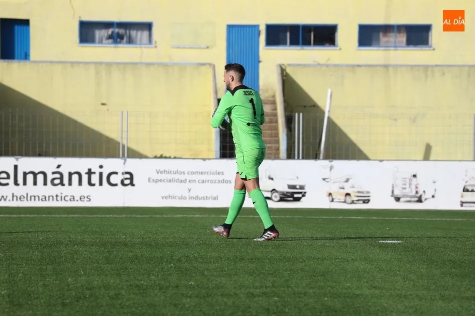 Foto 6 - El Pe&ntilde;aranda tumba al Villaralbo y sigue rumbo a Tercera (0-2)