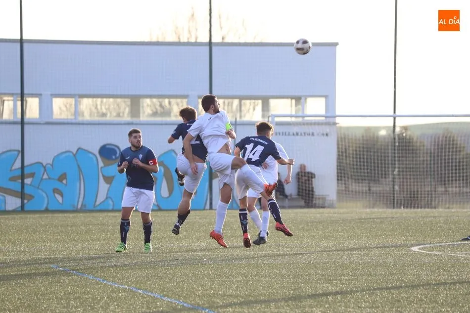 Foto 6 - El Monterrey salva el primer puesto en el Municipal (0-0)