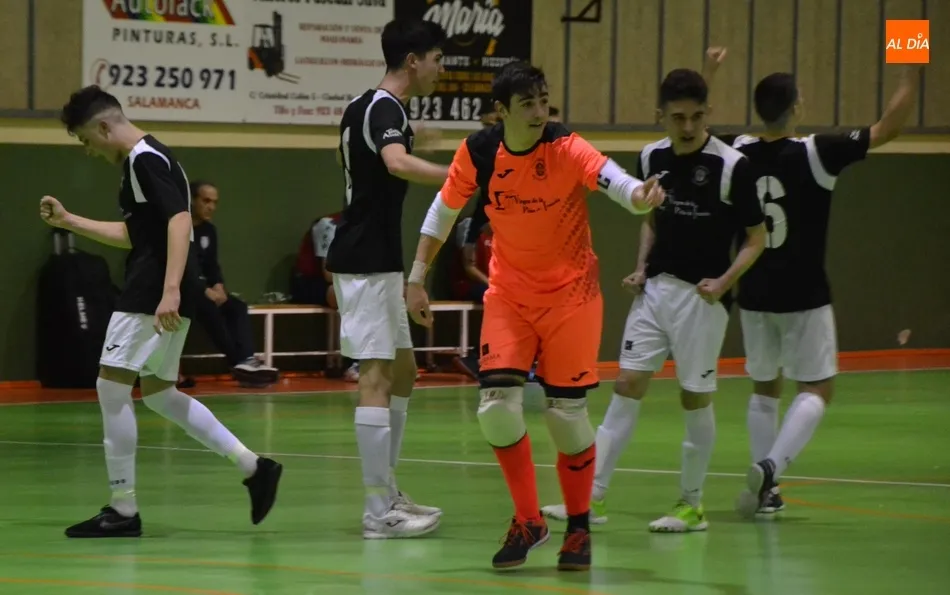 Éxtasis en Conde de Foxá con la memorable remontada del III Juvenil ante el líder invicto  