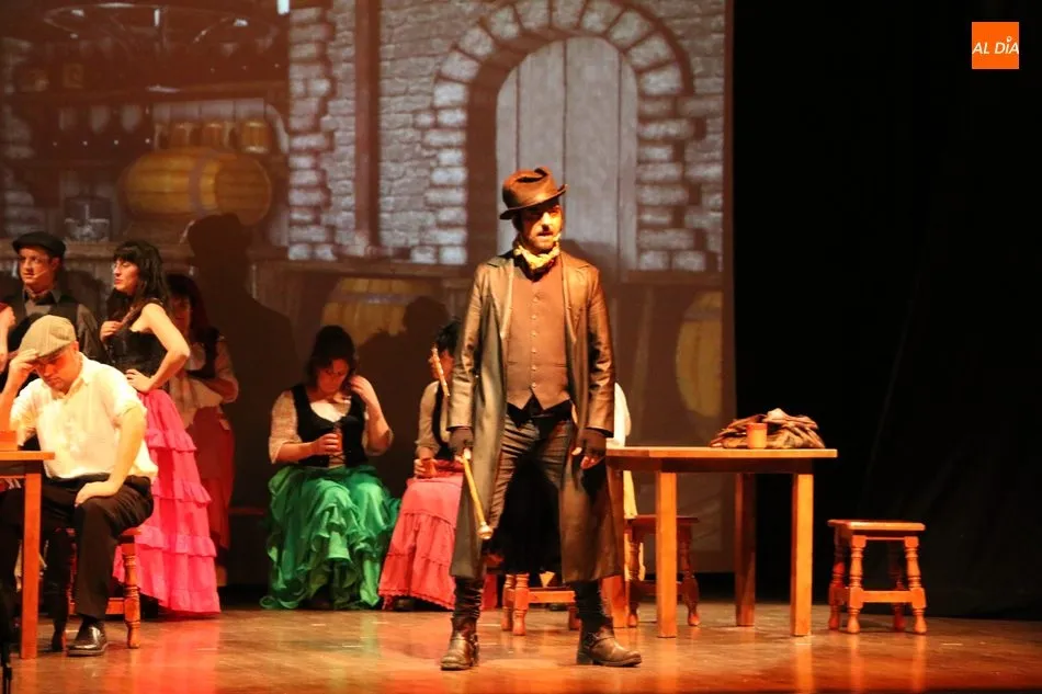 Foto 8 - El Colectivo Teatro Telar de B&eacute;jar opta a uno de los premios importantes con &lsquo;Oliver Twist, el...