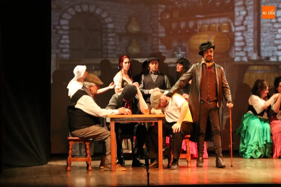 Foto 7 - El Colectivo Teatro Telar de B&eacute;jar opta a uno de los premios importantes con &lsquo;Oliver Twist, el...