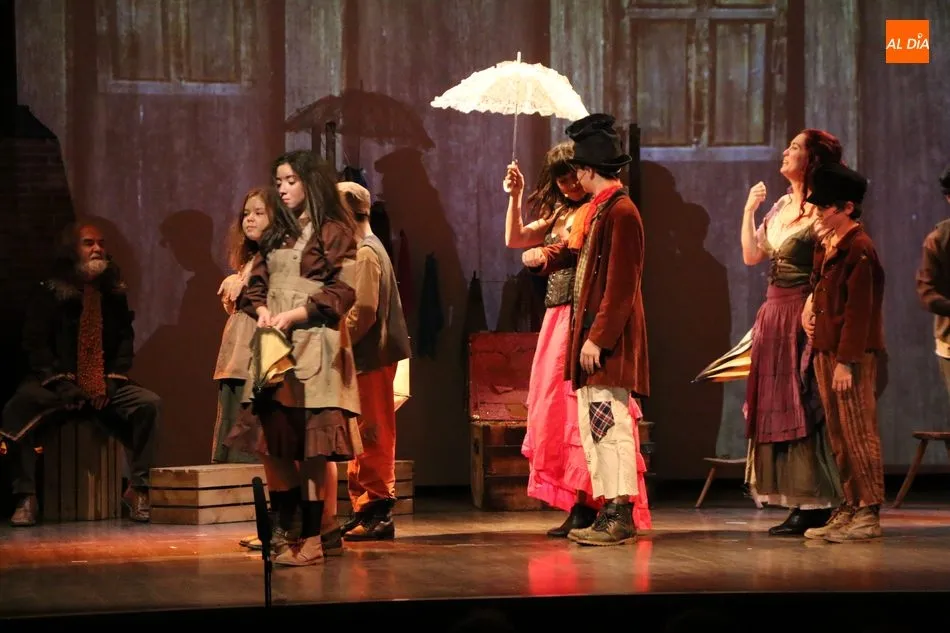 Foto 3 - El Colectivo Teatro Telar de B&eacute;jar opta a uno de los premios importantes con &lsquo;Oliver Twist, el...