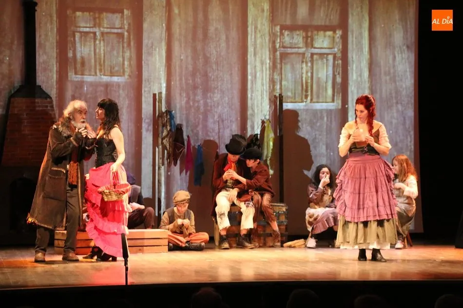Foto 2 - El Colectivo Teatro Telar de B&eacute;jar opta a uno de los premios importantes con &lsquo;Oliver Twist, el...