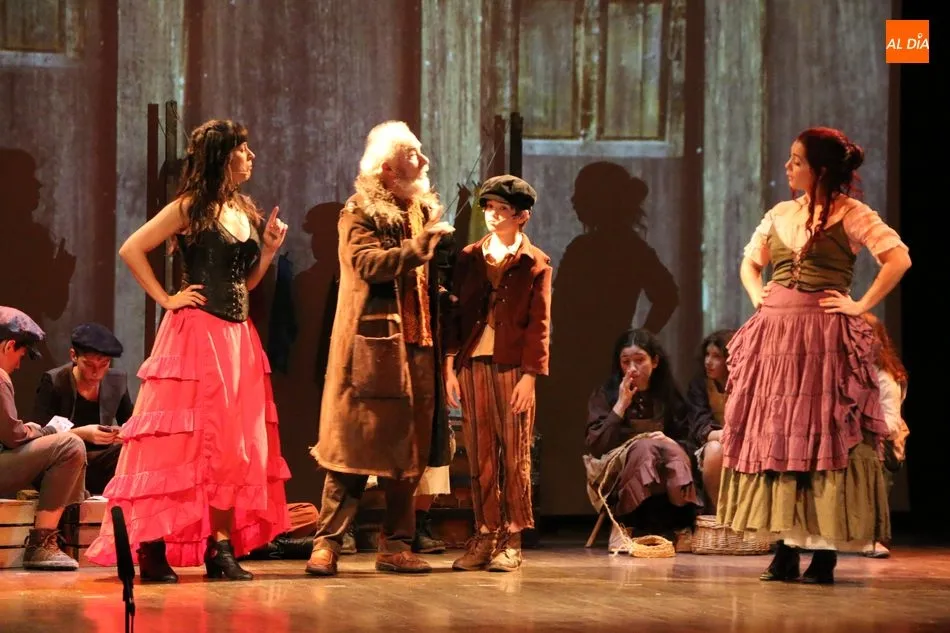 El Colectivo Teatro Telar de Béjar opta a uno de los premios importantes con ‘Oliver Twist, el...