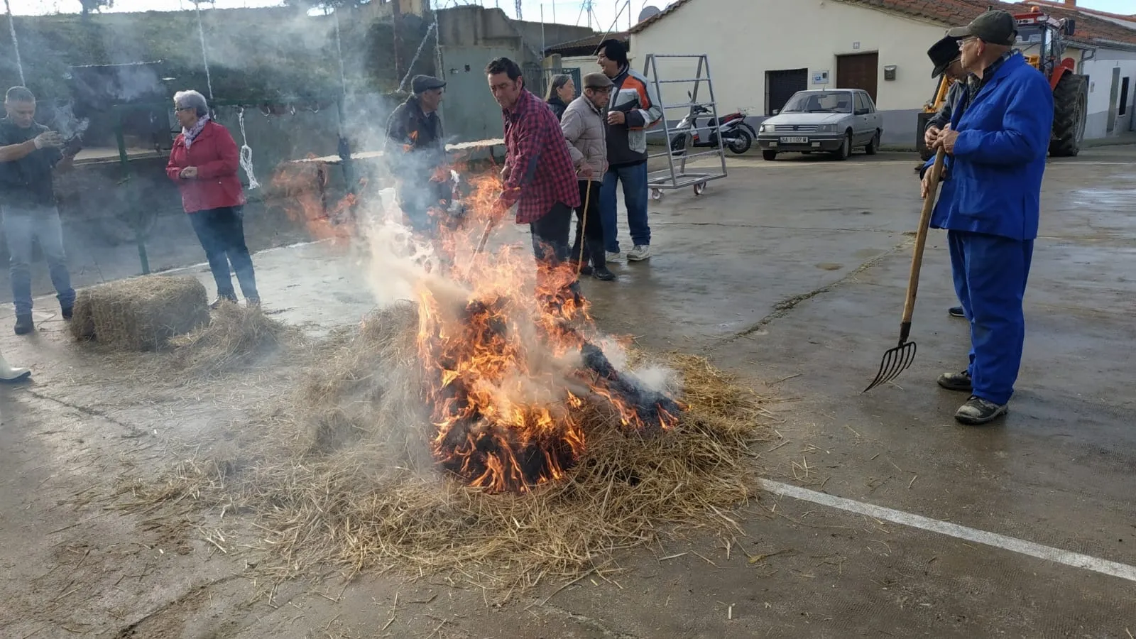 Foto 2 - Macotera devuelve a las calles por sexto a&ntilde;o su Matanza Tradicional
