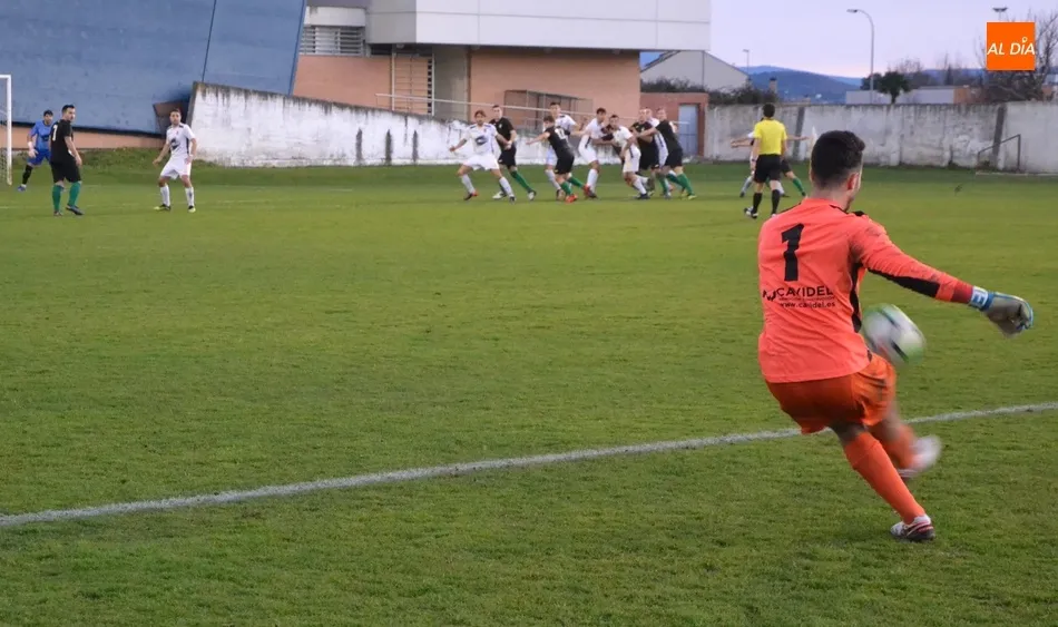 Foto 11 - El Ciudad Rodrigo le pone suspense pero acaba logrando una merecid&iacute;sima victoria ante el Betis  