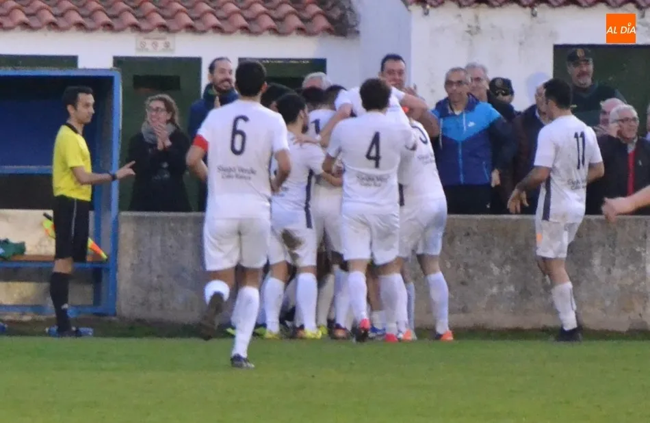 Foto 5 - El Ciudad Rodrigo le pone suspense pero acaba logrando una merecid&iacute;sima victoria ante el Betis  