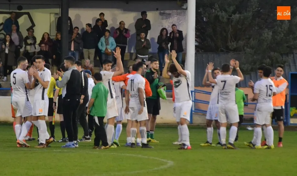 Foto 2 - El Ciudad Rodrigo le pone suspense pero acaba logrando una merecid&iacute;sima victoria ante el Betis  
