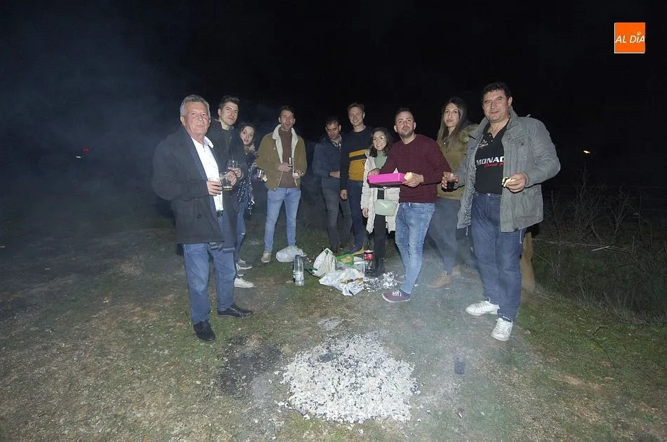 EL ambiente festivo se hizo notar en la hoguera de San Blas/ Foto: Adrián M.Pastor