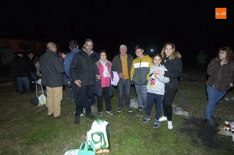 Foto 4 - La hoguera de San Blas alienta a los mirobrigenses que calientan motores para las carnestolendas  