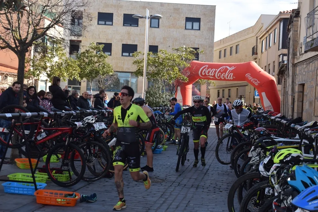 Foto 4 - El I Duatl&oacute;n Cross de Villamayor corona a Antonio Cerezo y Sonia S&aacute;nchez como vencedores