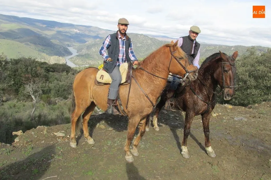 Foto 2 - El colectivo Aficionados al caballo realiza una ruta por las arribes de Vilvestre  