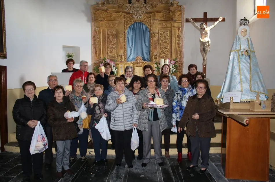 Foto 3 - La tradici&oacute;n de Las Candelas se mantiene viva en Otero