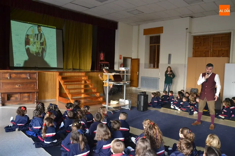 Foto 10 - El Colegio Misioneras de la Providencia celebra su fiesta con &oacute;pera y orientaci&oacute;n  