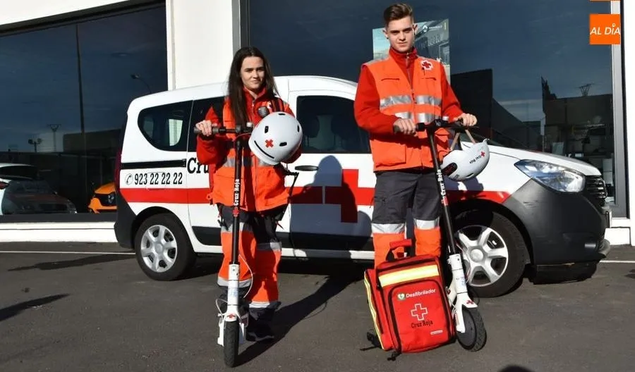 Presentación de los nuevos patinetes eléctricos de Cruz Roja Salamanca. Foto de Paula Zorita