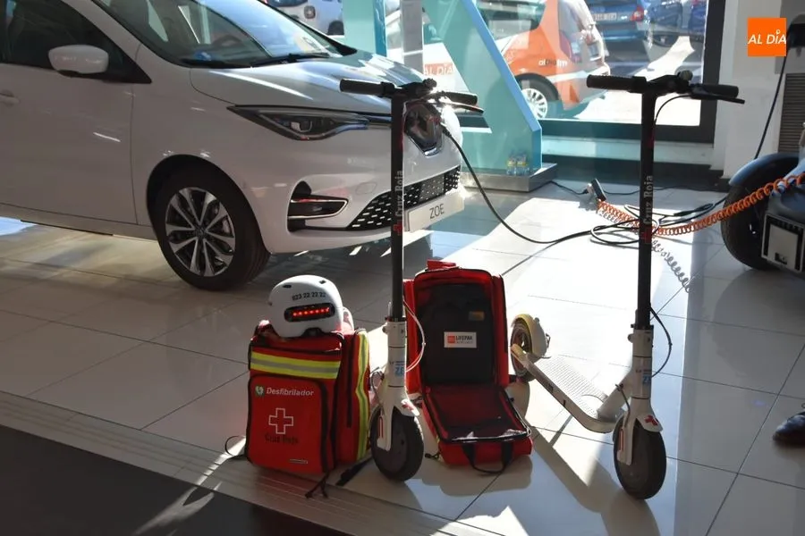 Foto 2 - Cruz Roja Salamanca estrena patinetes el&eacute;ctricos para mejorar sus atenciones sanitarias