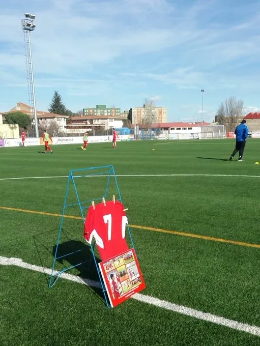 Foto 3 - El f&uacute;tbol salmantino se vuelca con Edu, el alev&iacute;n del Navega, y le recuerda con cari&ntilde;o