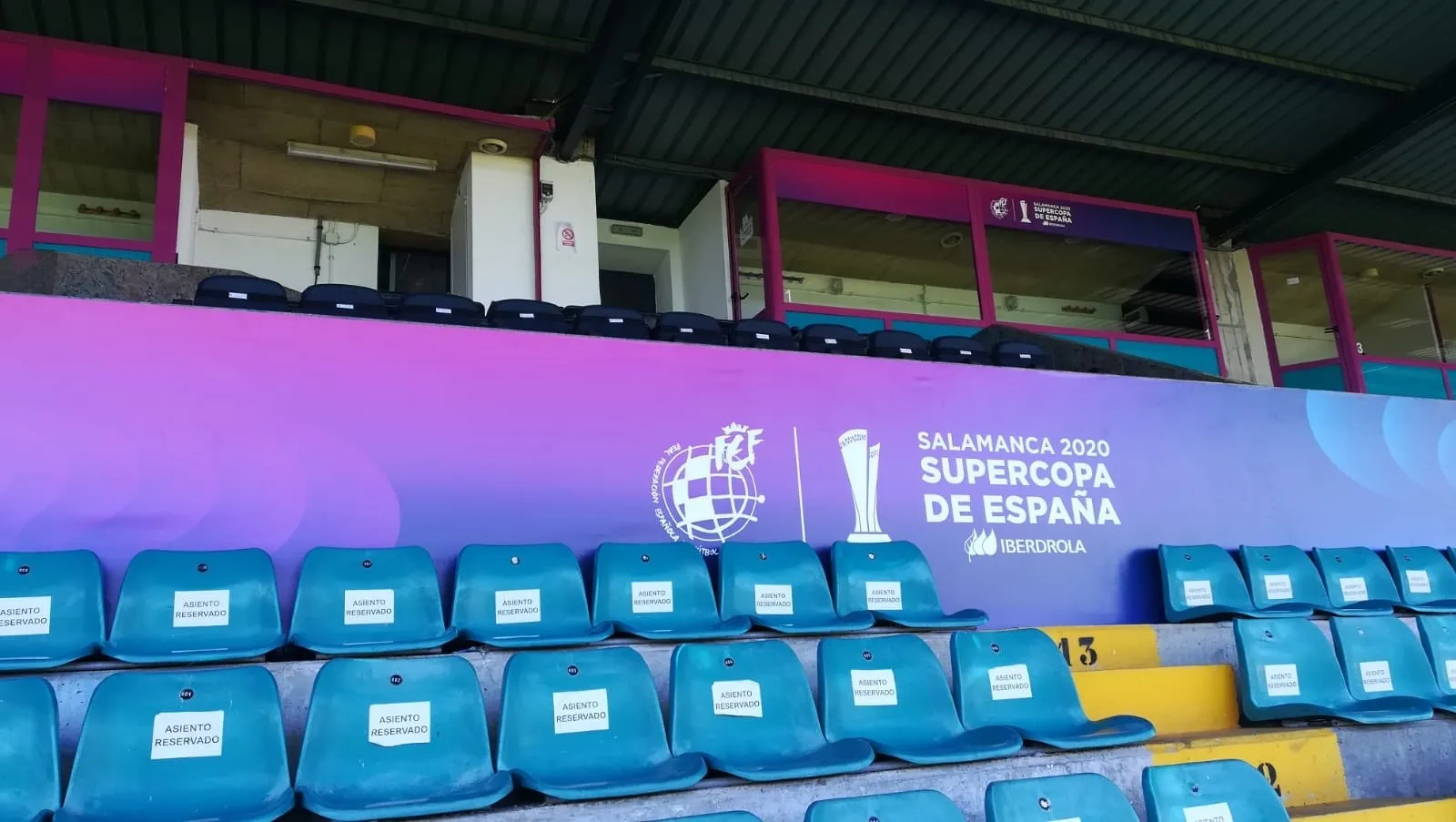 Foto 5 - El Helm&aacute;ntico se pone sus mejores galas para la Supercopa: nuevos banquillos a lo F&oacute;rmula 1,...